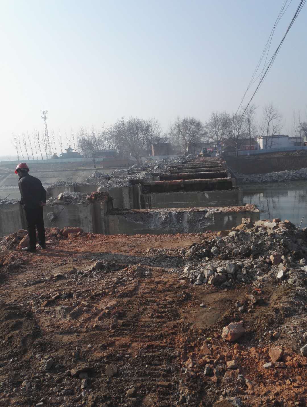 相城相城蘇州拆除公司淺談房屋拆除的時(shí)候應(yīng)該注意什么問(wèn)題?